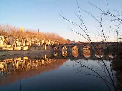 Le soleil se couche sur le pont construit par l'empereur Tibère